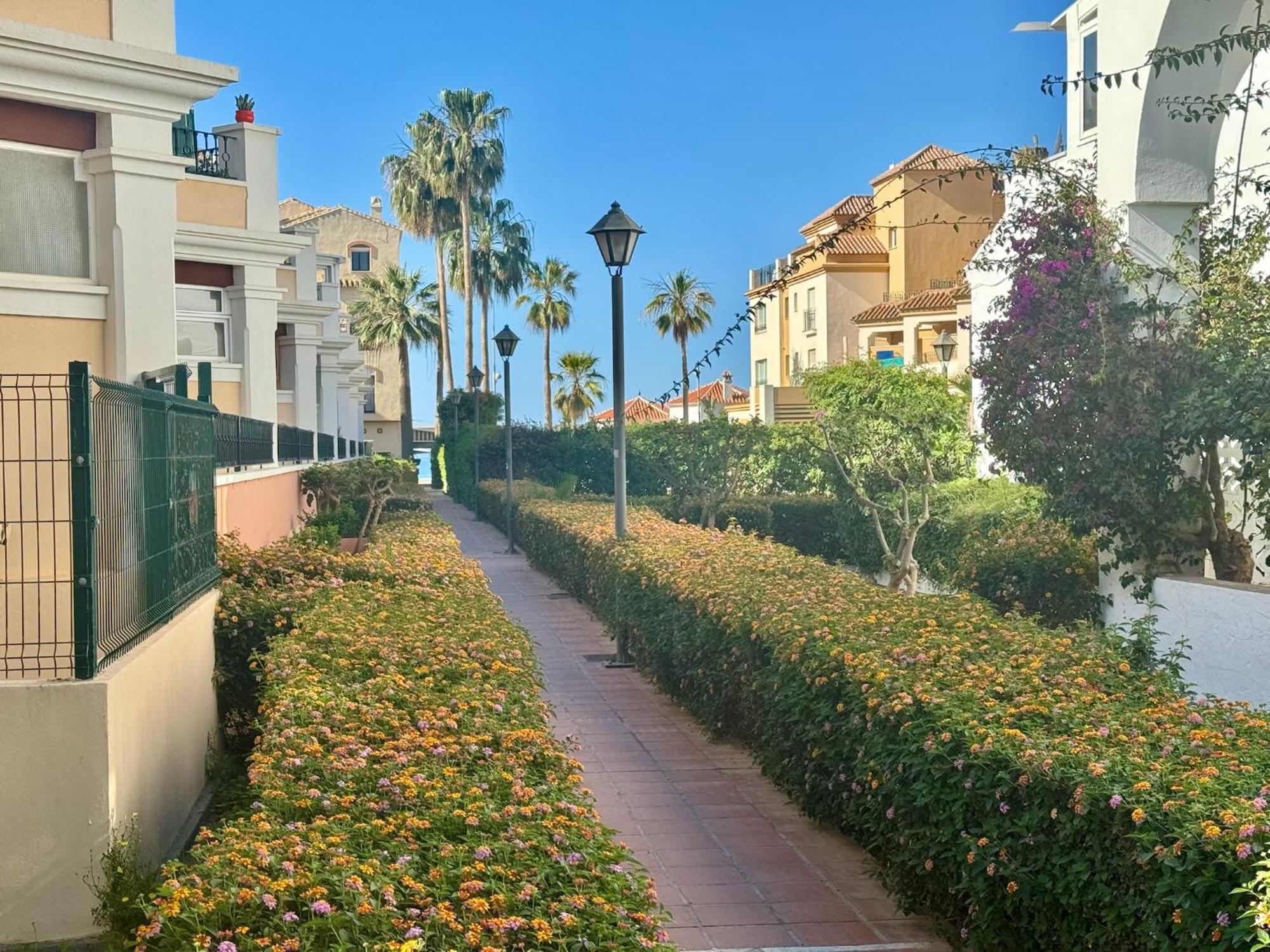 Strandnaera Boende I Torrox Costa Exterior photo